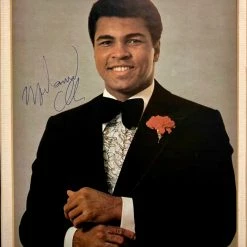 Iconsofboxing.com Muhammad Ali Vintage Signature On A Autograph 11x14 Size Photo