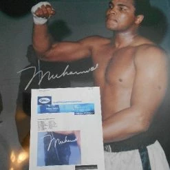 Iconsofboxing.com Muhammad Ali Signed Color 30 X 40 Size Speed Bag Photo Online Authentics