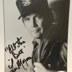 Iconsofboxing.com Lee Majors Signed Photo 8x10 The Six Million Dollar Man - COA JSA BOXING MEMORABILIA