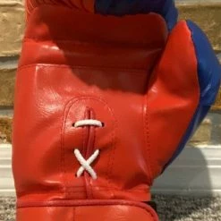 Iconsofboxing.com MANNY PACQUIAO SIGNED AUTO PHILIPPINE FLAG RIGHT BOXING GLOVE PSA Mayweather #2 TOP FIGHTERS