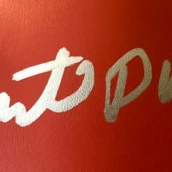 Iconsofboxing.com Roberto Duran Autographed Silver Signed Red Everlast Boxing Glove