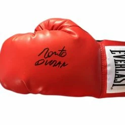 Iconsofboxing.com Roberto Duran Signed Everlast Boxing Glove (Beckett COA)