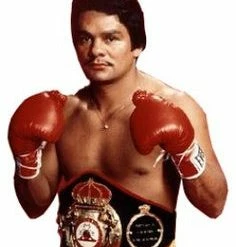 Iconsofboxing.com Roberto Duran Signed Everlast Boxing Glove Inscribed