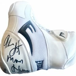 Iconsofboxing.com Tommy "Hitman" Hearns Signed Everlast Boxing Boots Rare With Photo Proof BOXING MEMORABILIA