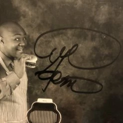 Iconsofboxing.com TOP FIGHTERS George Foreman Signed Autographed 8X10 Boxing Photo JSA