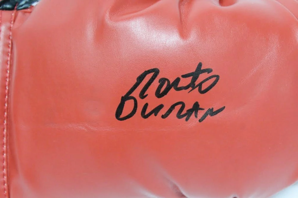 Iconsofboxing.com Roberto Duran Signed Everlast Boxing Glove (Beckett COA)